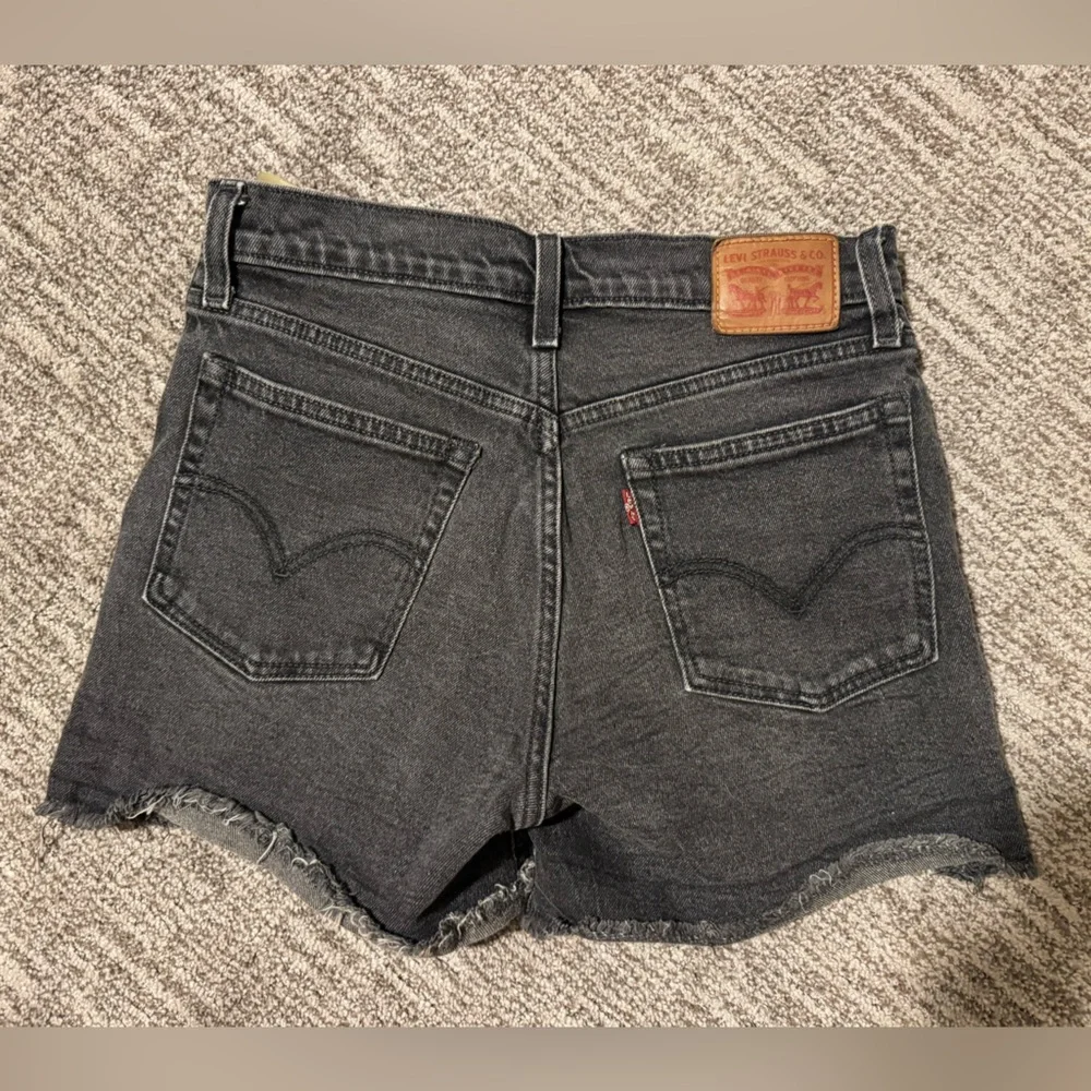 Levi's Black Jean Shorts Distressed Cut-Off Style - Picture 3 of 3